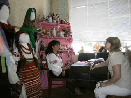 Виставка: " Подорож у світ дитинства" та мастер-клас для глядачів каналу"Поділля-центр" передачі "Село та люди"